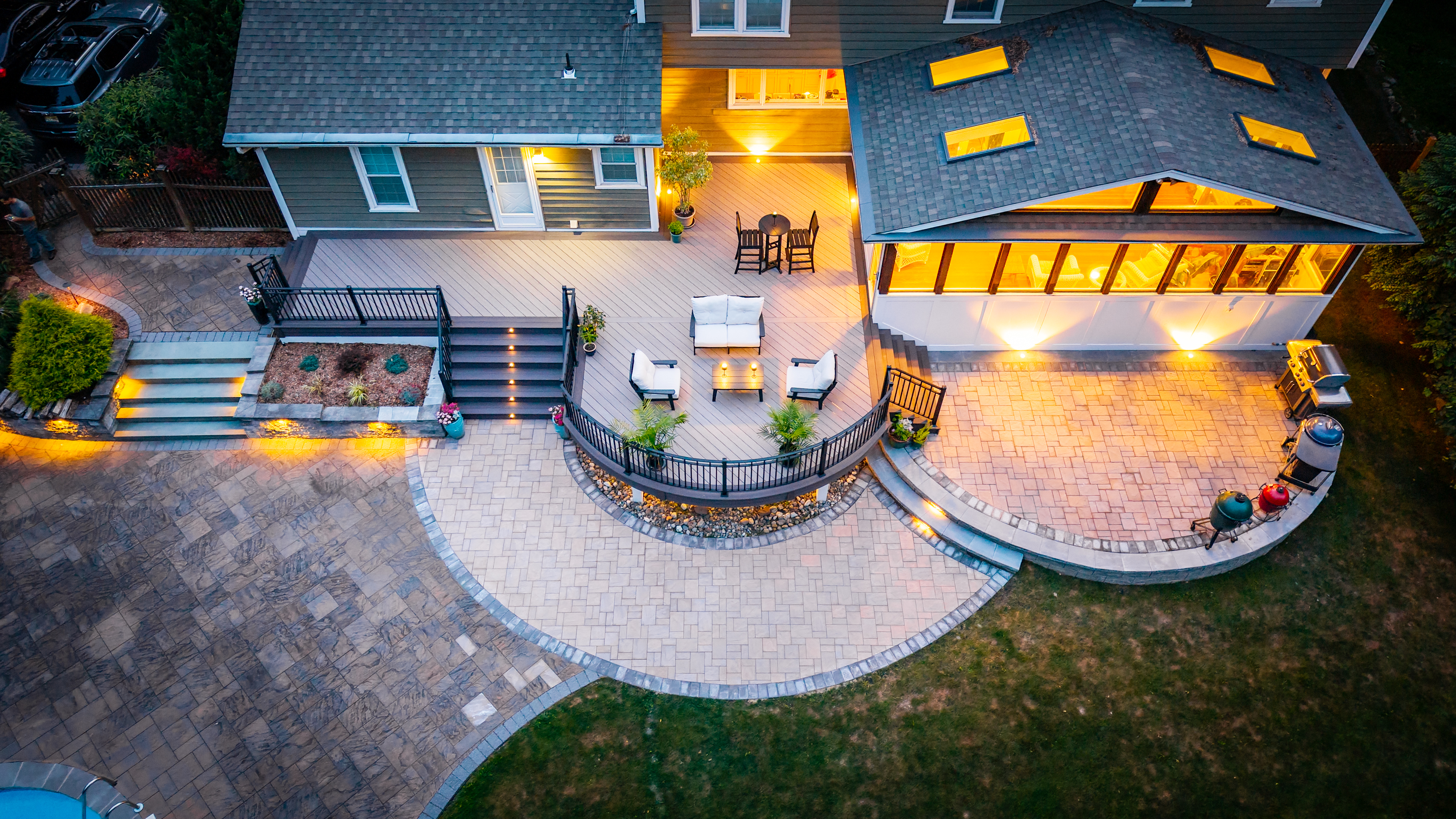 Why More Homeowners Are Choosing to Build a Deck Instead of Move